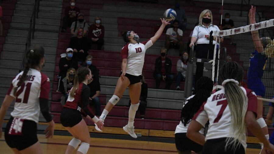 Reddies down the Muleriders in the first round of the GAC tournament, 3-1.