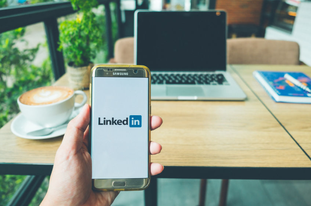 Comment surmonter le syndrome de la page blanche quand on publie sur LinkedIn ?