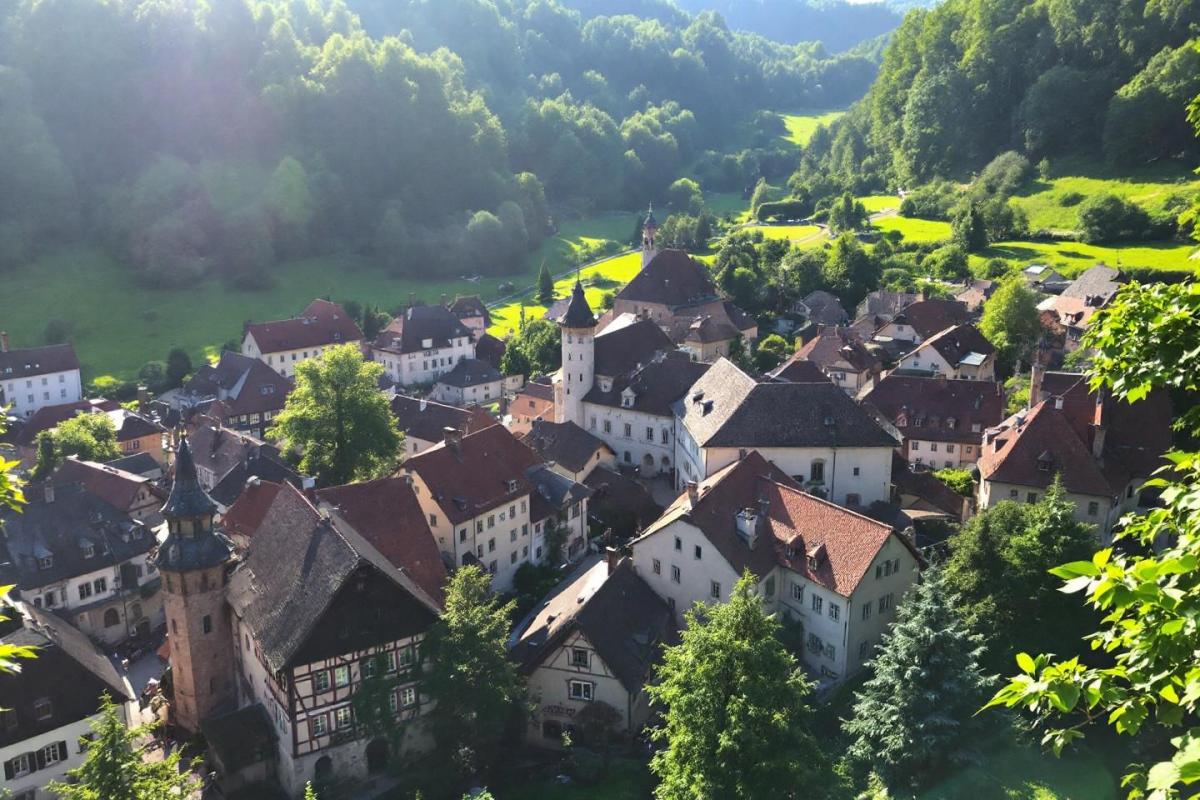Ce village médiéval caché attire 47% de touristes français en plus (la raison va vous surprendre)