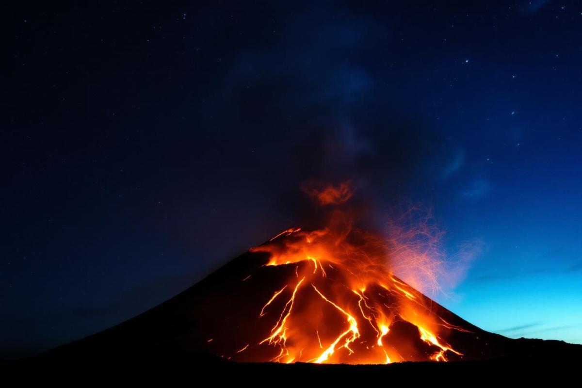 Ce volcan d'Auvergne au décor lunaire va vous choquer (vous n'imaginez pas ce spectacle)