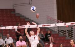 Madison Hatt sets up the attack for the Reddies in their match versus Southern Nazarene.